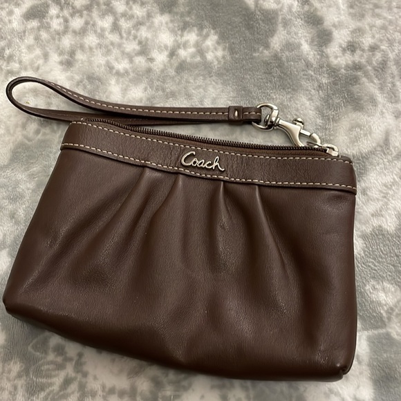 Chocolate Leather Coach Wristlet ! - Picture 2 of 6